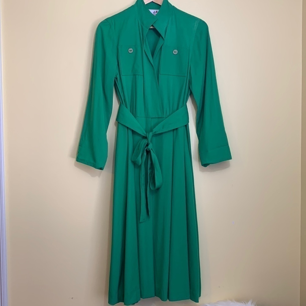 Caron || 80’s Kelly Green Long Sleeve Faux Wrap Belted Shirt Pocket Dress M